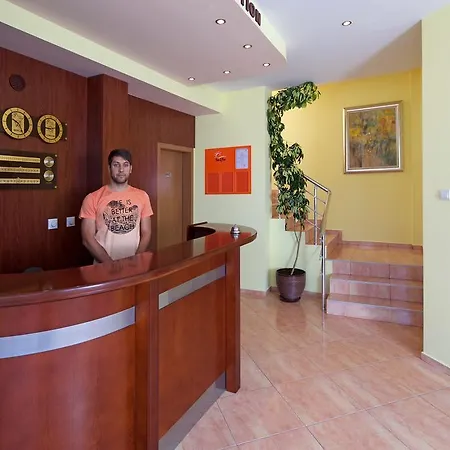 Sunny Flower Family Hotel