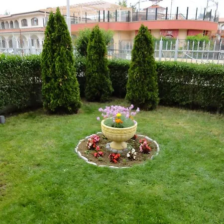 Sunny Flower Family Hotell Slăntjev Brjag