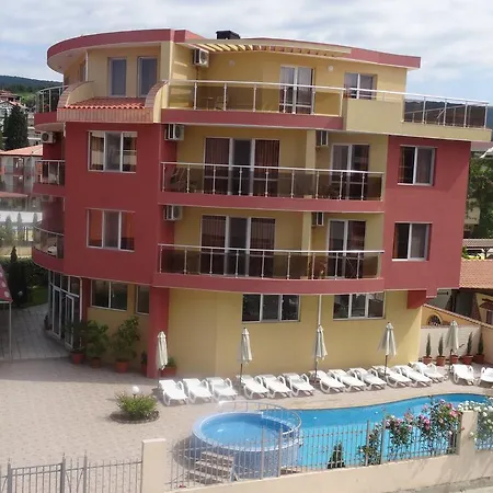 Sunny Flower Family Ξενοδοχείο 3*