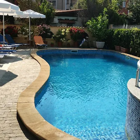 Sunny Flower Family 3* 阳光海滩