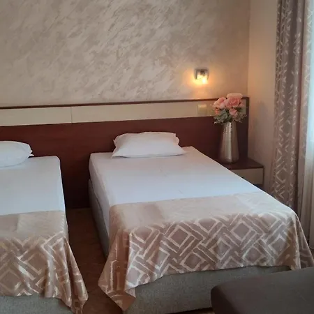 Sunny Flower Family Hotel