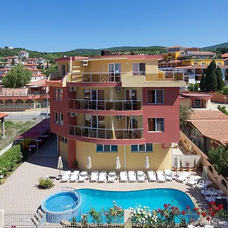 Sunny Flower Family 3* 阳光海滩