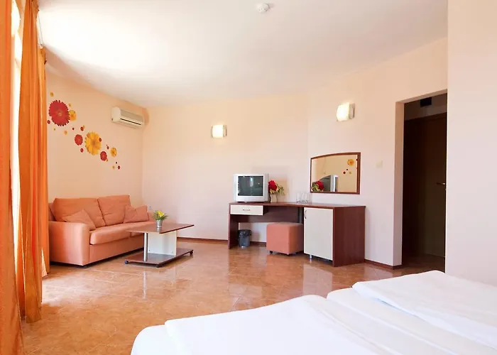 Sunny Flower Family Hotel