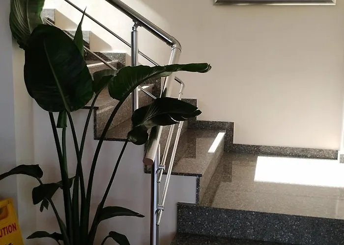 Sunny Flower Family Hotel